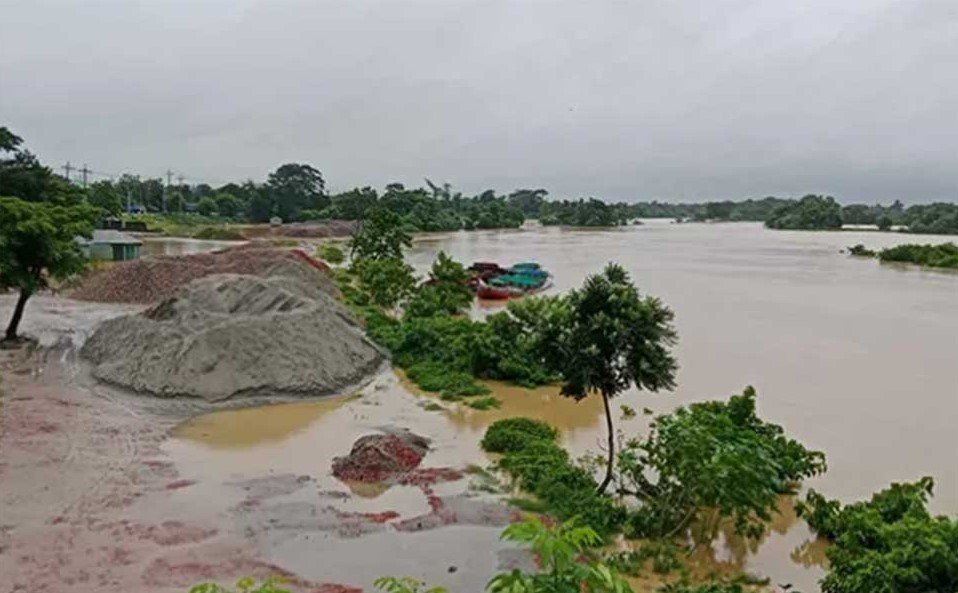 গোমতীর পানি বিপৎসীমার নিচে নেমেছে